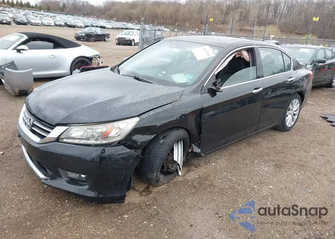 2015 Honda Accord Touring из США, поврежденный, VIN 1HGCR3F95FA027886